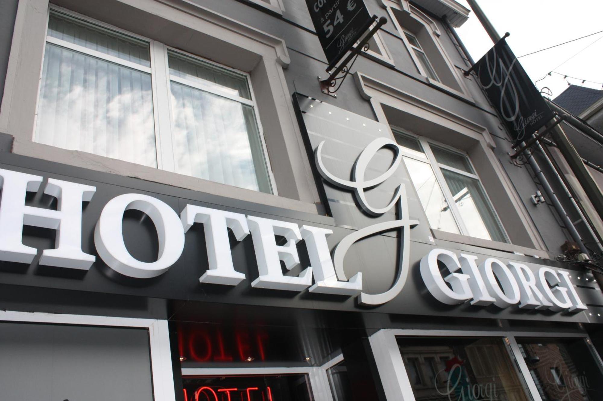Hotel Giorgi Et Logements Insolites-Jacuzzi Prive Бастонь Экстерьер фото