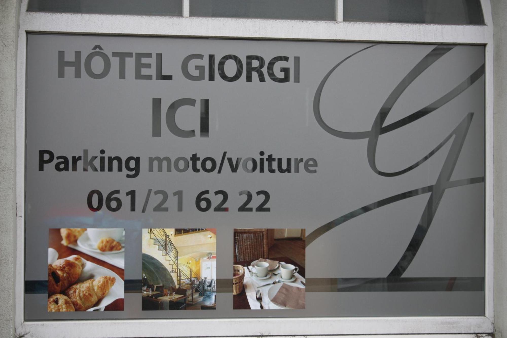 Hotel Giorgi Et Logements Insolites-Jacuzzi Prive Бастонь Экстерьер фото